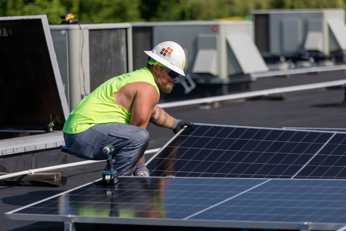 Connecticut Water installs solar panels at Cromwell facility.