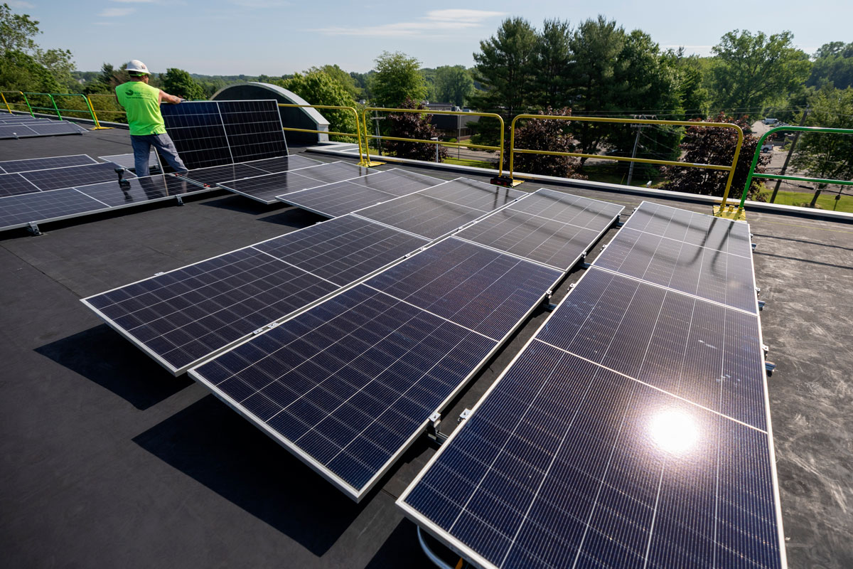 Connecticut Water installs solar panels at Cromwell facility.